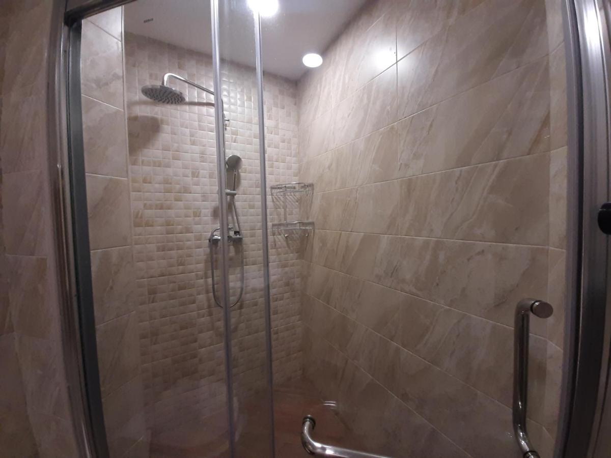 Pride Properties Welcomes You At 17 Buzant St 11-166 Yerevan Armenia Екстер'єр фото