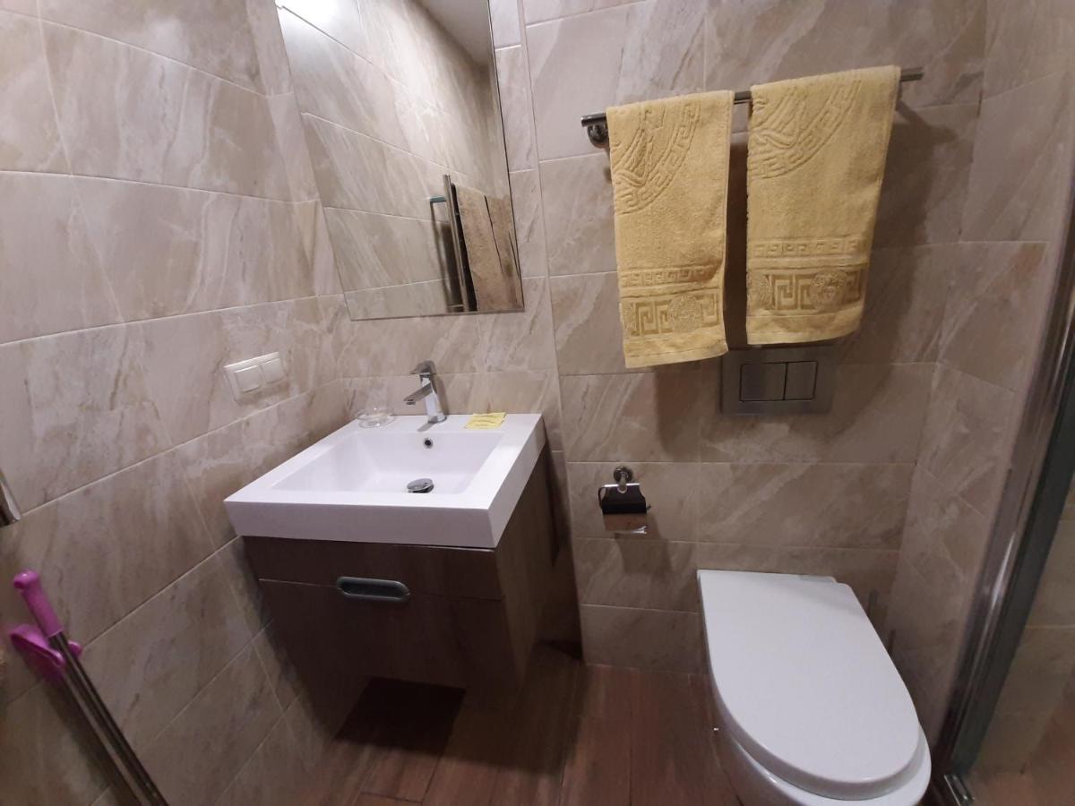 Pride Properties Welcomes You At 17 Buzant St 11-166 Yerevan Armenia Екстер'єр фото