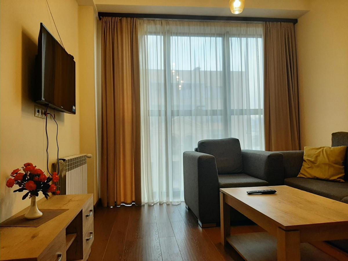 Pride Properties Welcomes You At 17 Buzant St 11-166 Yerevan Armenia Екстер'єр фото