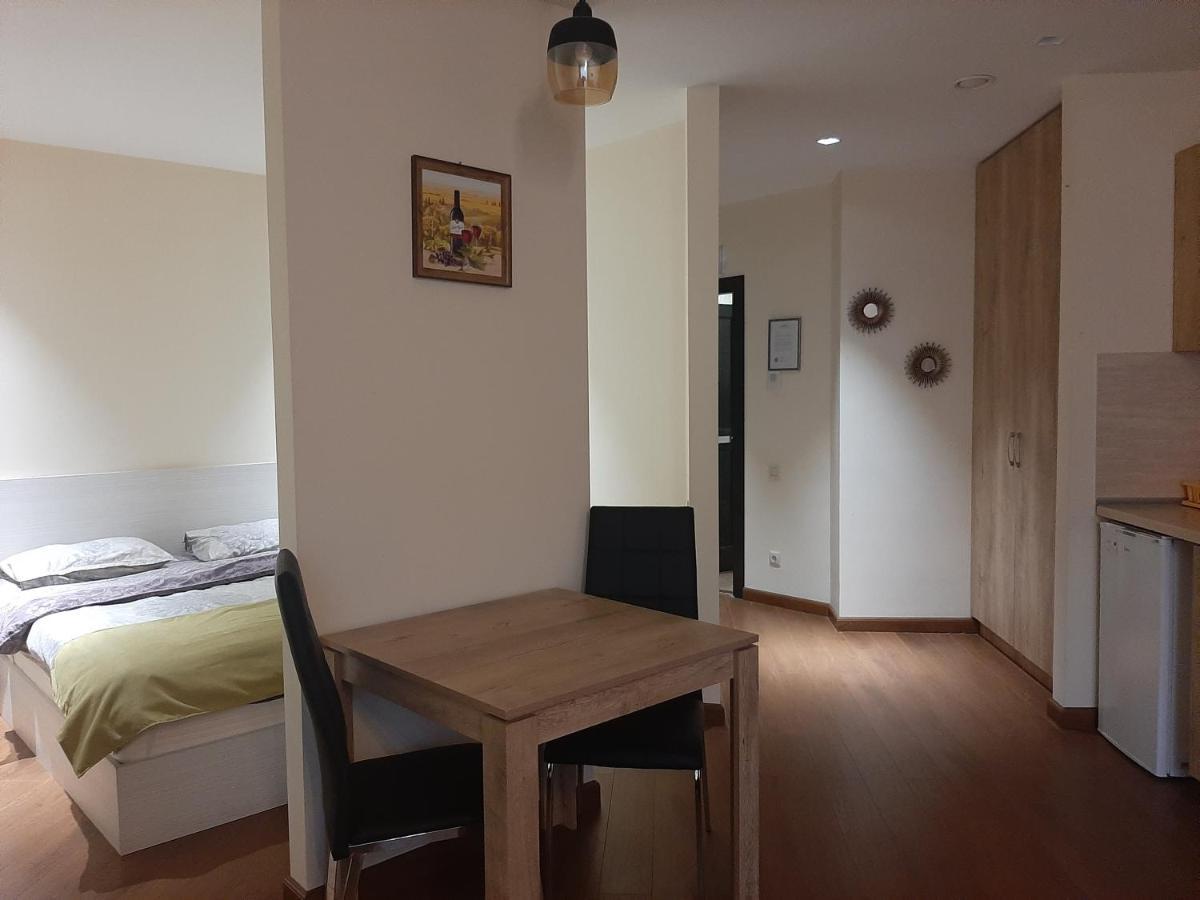 Pride Properties Welcomes You At 17 Buzant St 11-166 Yerevan Armenia Екстер'єр фото