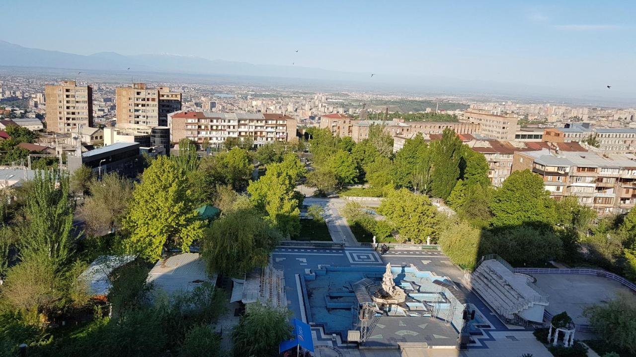 Pride Properties Welcomes You At 17 Buzant St 11-166 Yerevan Armenia Екстер'єр фото