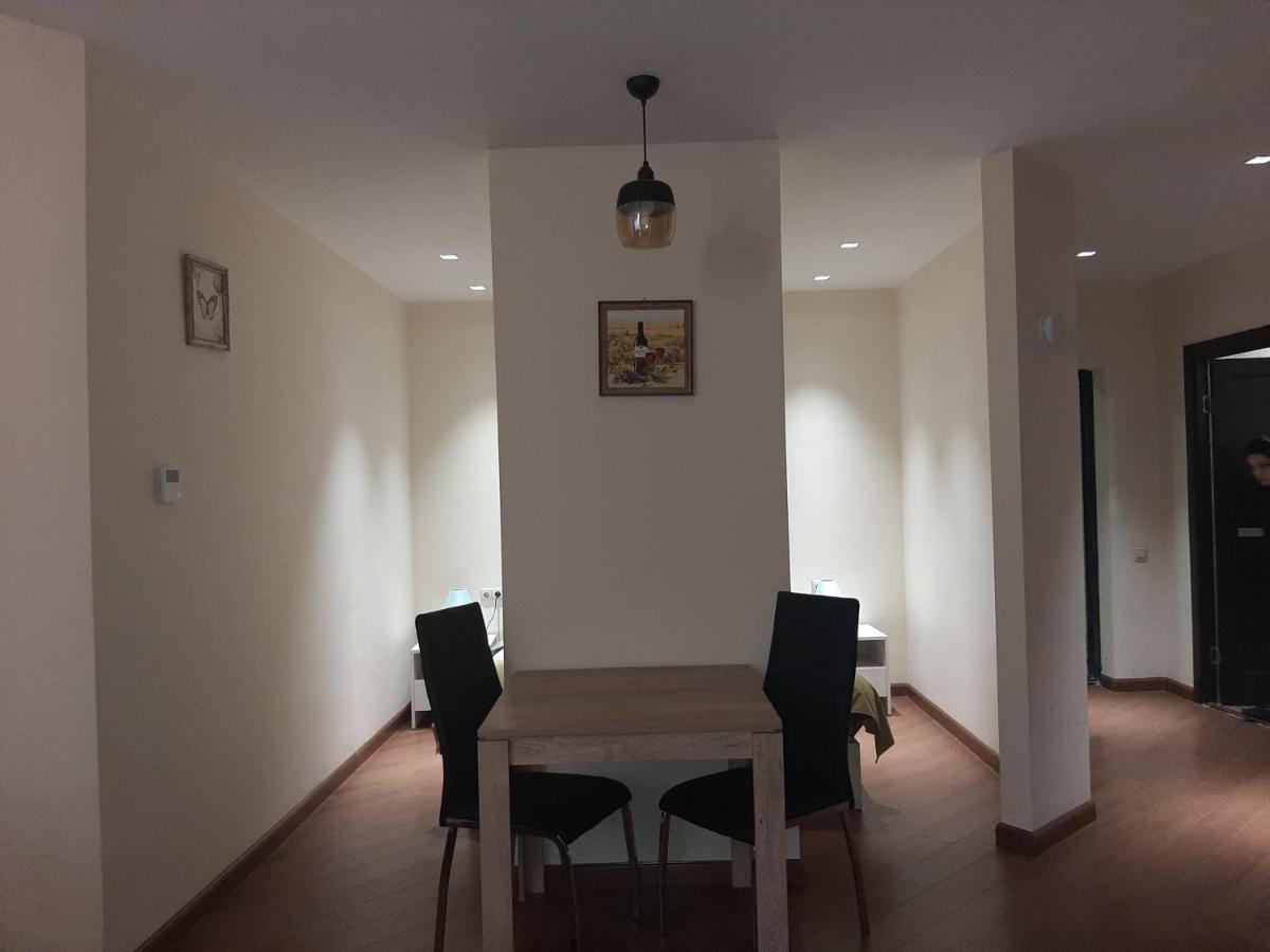 Pride Properties Welcomes You At 17 Buzant St 11-166 Yerevan Armenia Екстер'єр фото