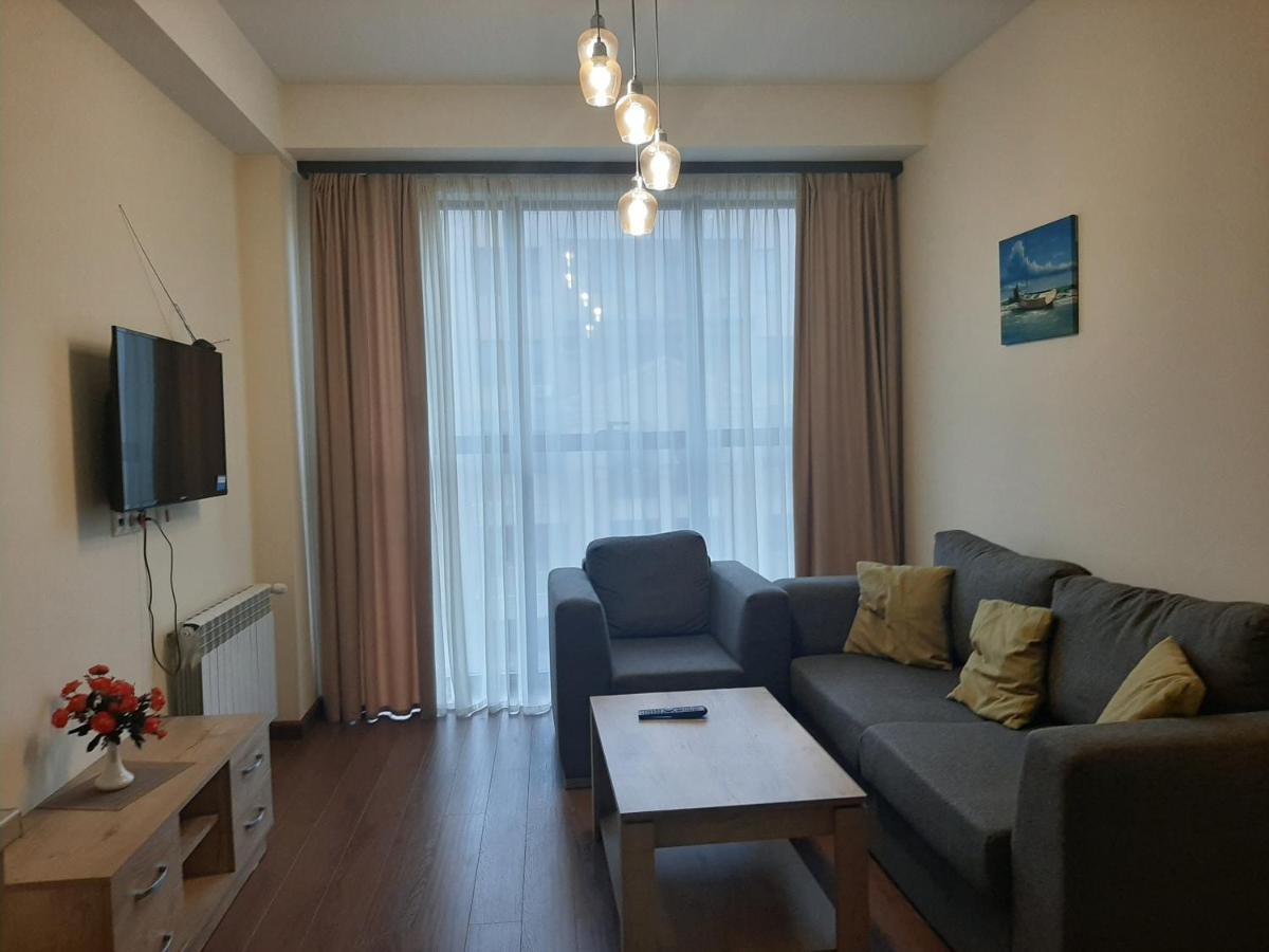 Pride Properties Welcomes You At 17 Buzant St 11-166 Yerevan Armenia Екстер'єр фото